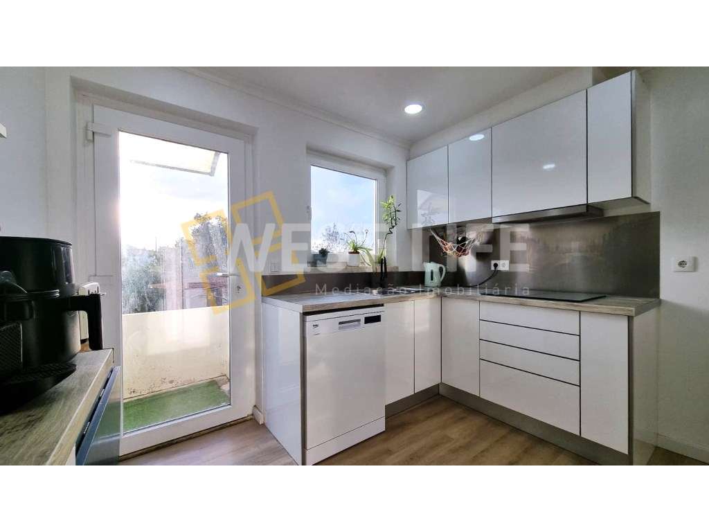 Moradia T3+1 remodelada com adega de 56m2 em Mafra - Grande imagem: 5/23