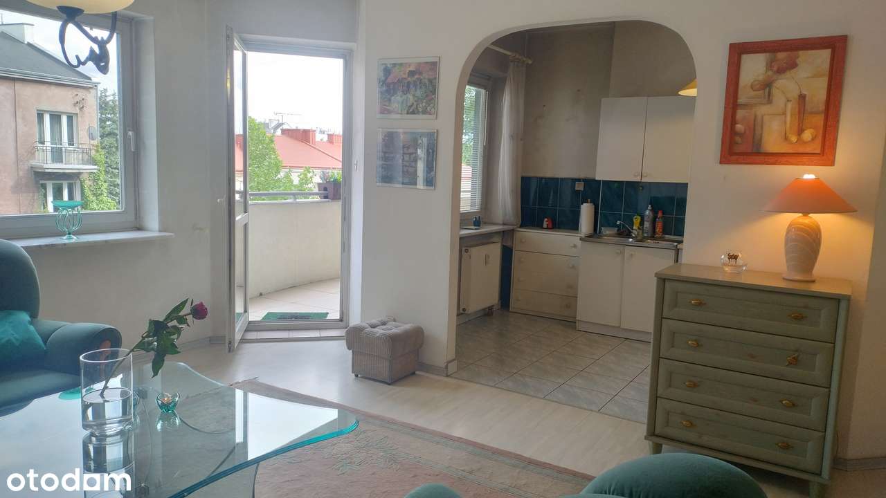 Przestronny lokal na kancelarię lub gabinet lekarski-9