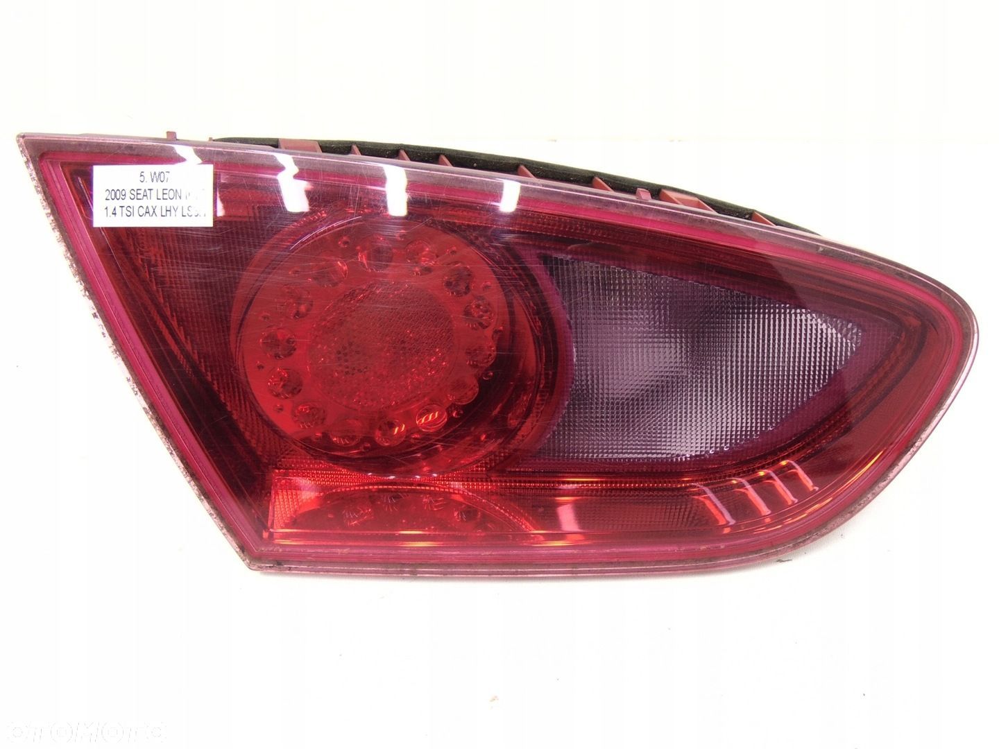 LAMPA LEWY TYŁ LEWA W KLAPĘ SEAT LEON II 1P LIFT - 1