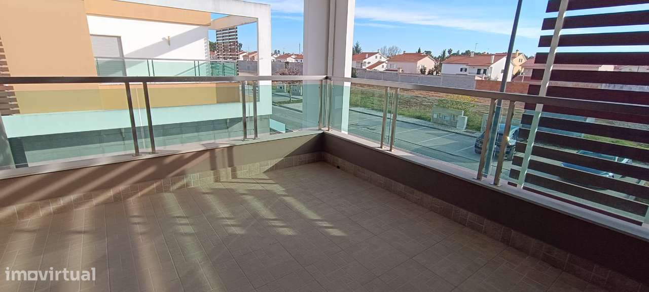 Moradia T4 Isolada na Urbanização do Bonito – Entroncamento-12