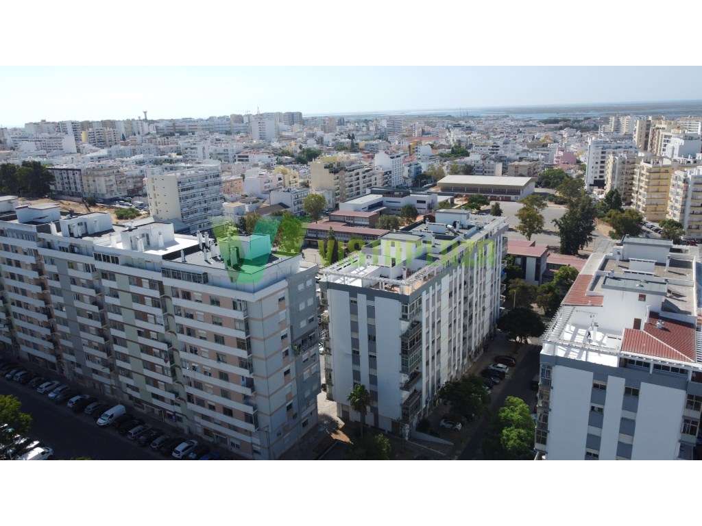 Apartamento T2 em Faro com Vista Rio ,Excelente Localização junto a...-7