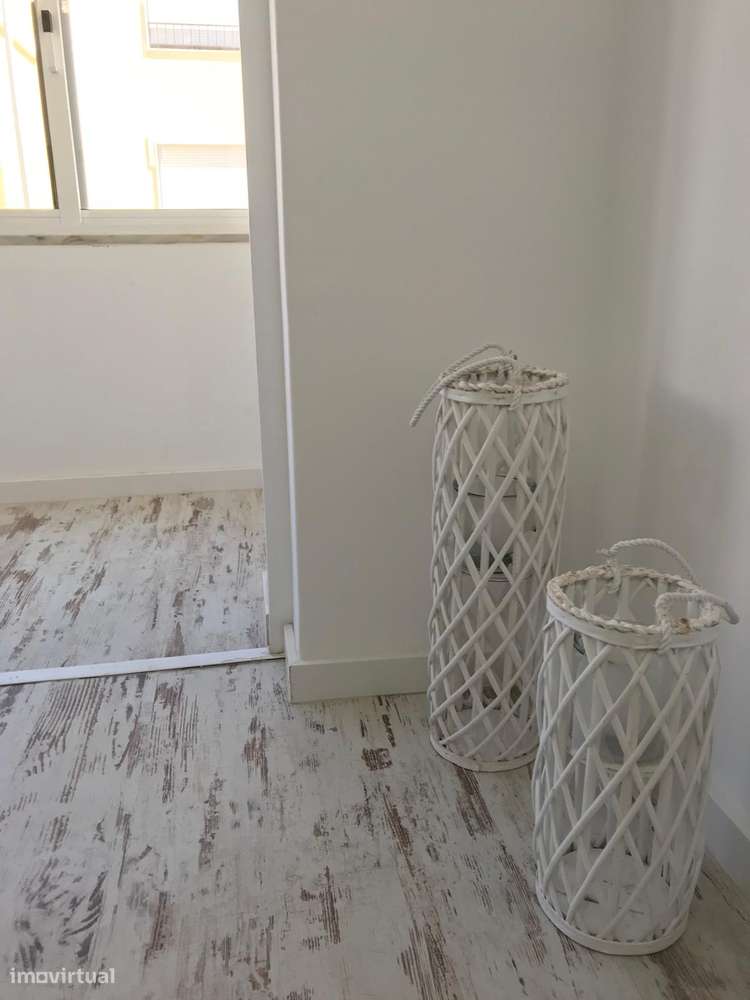 Apartamento T2 numa das ruas mais calmas de Agualva Cacém - Grande imagem: 5/27