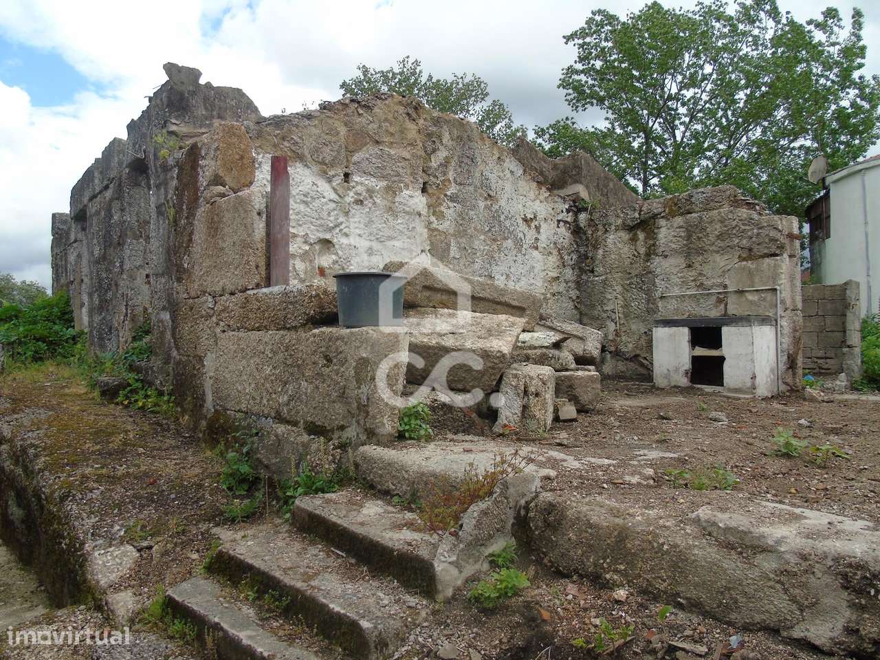 Moradia para restauro em Selho São Cristóvão - Guimarães - Grande imagem: 3/18