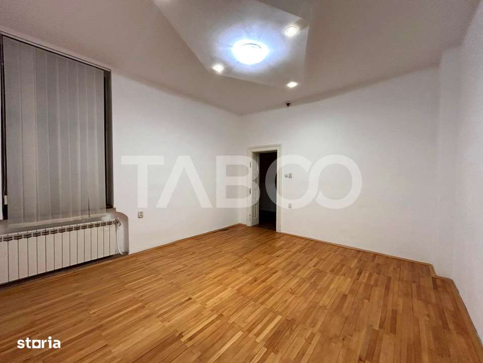 Apartament de vanzare cu 5 camere garaj zona Central din Sibiu - Imagine principală: 1/18