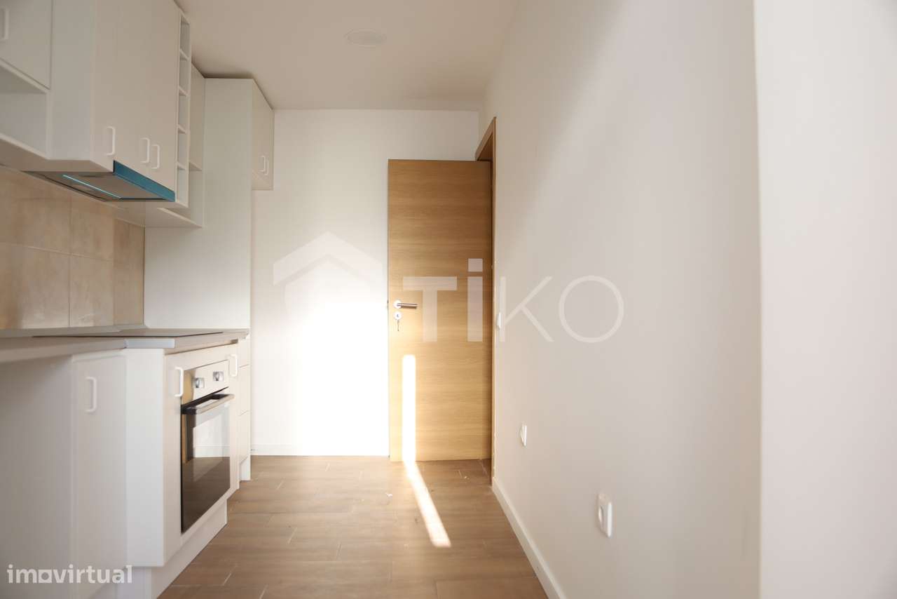 Apartamento T3 em Renovação com Excelentes Áreas em Setúbal-13
