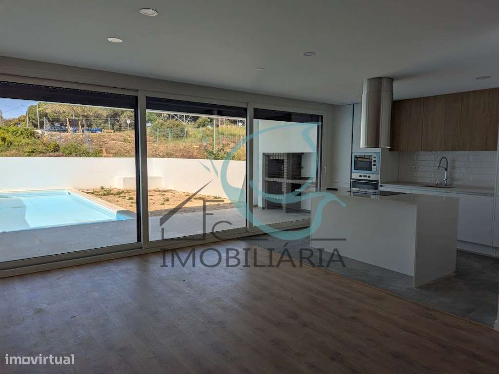 Moradia T3 com acabamentos de Luxo e Piscina - Quinta da Amizade-16