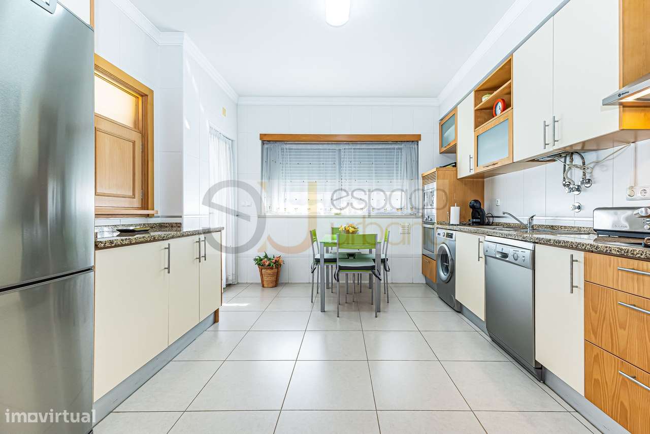 A. Pêra - Luxo - Apartamento T2 C/ Garag. + Piscina-11