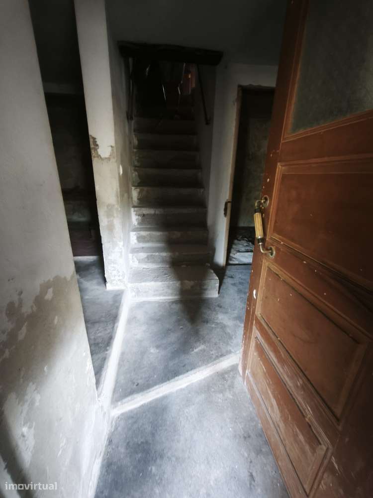 Casa em 4 pisos, para remodelar, em Lorvão, Penacova, Coimbra-15