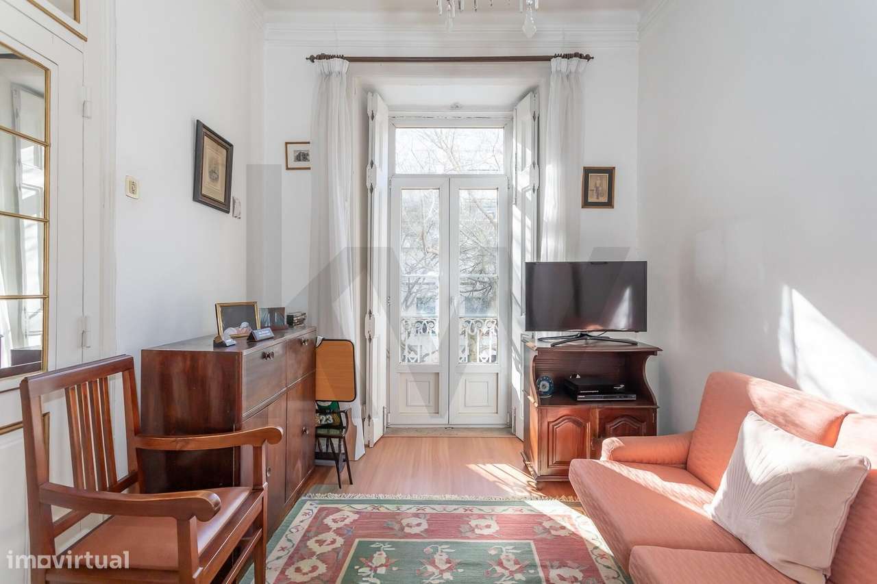 Apartamento de 190 m2 | Oportunidade de Remodelação | Rua Passos Manue - Grande imagem: 4/43