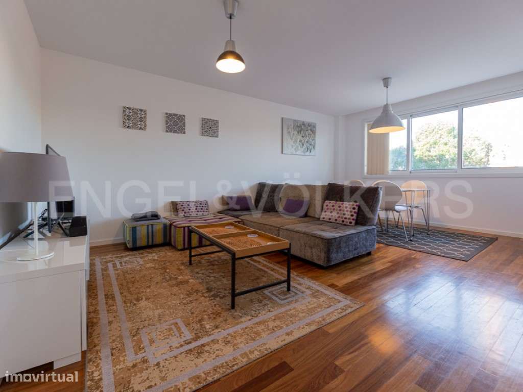 Apartamento T2 com Piscina e Garagem em Condomínio no Algarve - Grande imagem: 2/24