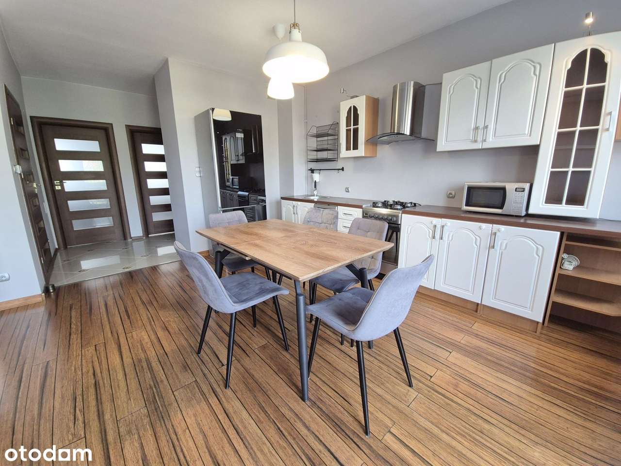 mieszkanie 64 m2 dobra lokalizacja– 3 pokoje, balkon,miejsce postojowe-13