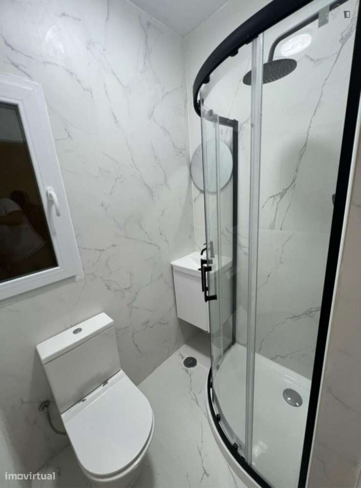 Quarto - localizado em Arroios Lisbon - Grande imagem: 4/7
