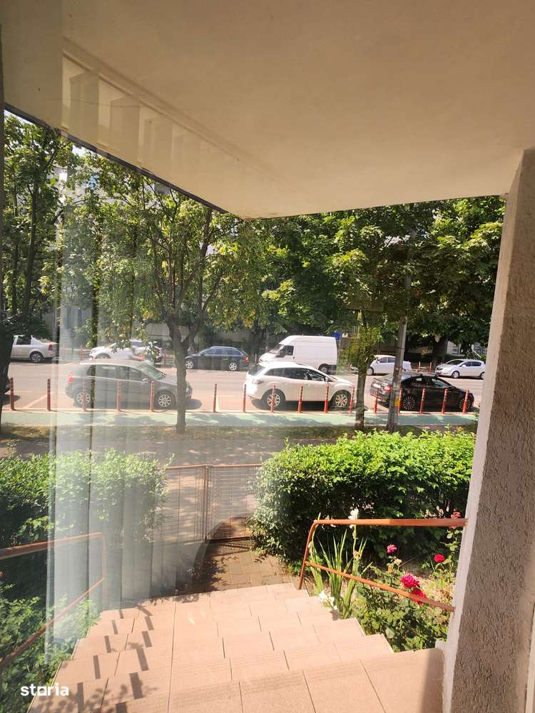 Spatiu comercial str Alexandru Cel Bun cu destinatie cabinete. - Imagine principală: 2/14