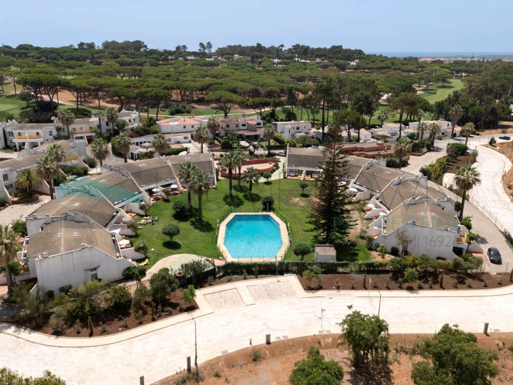 Moradia T2+1 renovada - Vilamoura-24
