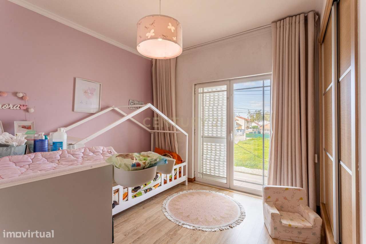 Moradia T4 remodelada na Quinta do Conde-13