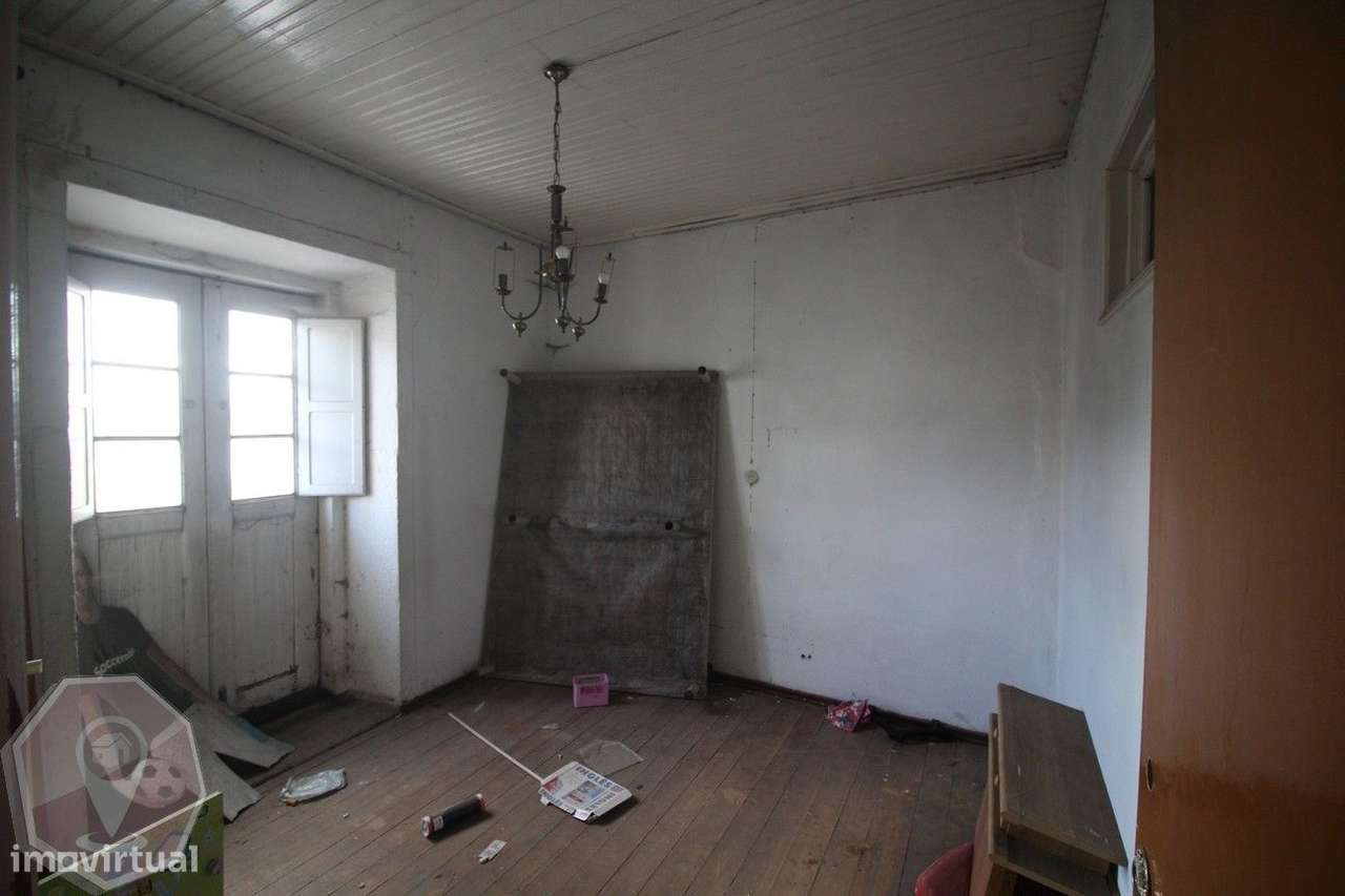 Moradia T3  com quintal - Valongo do Vouga-12