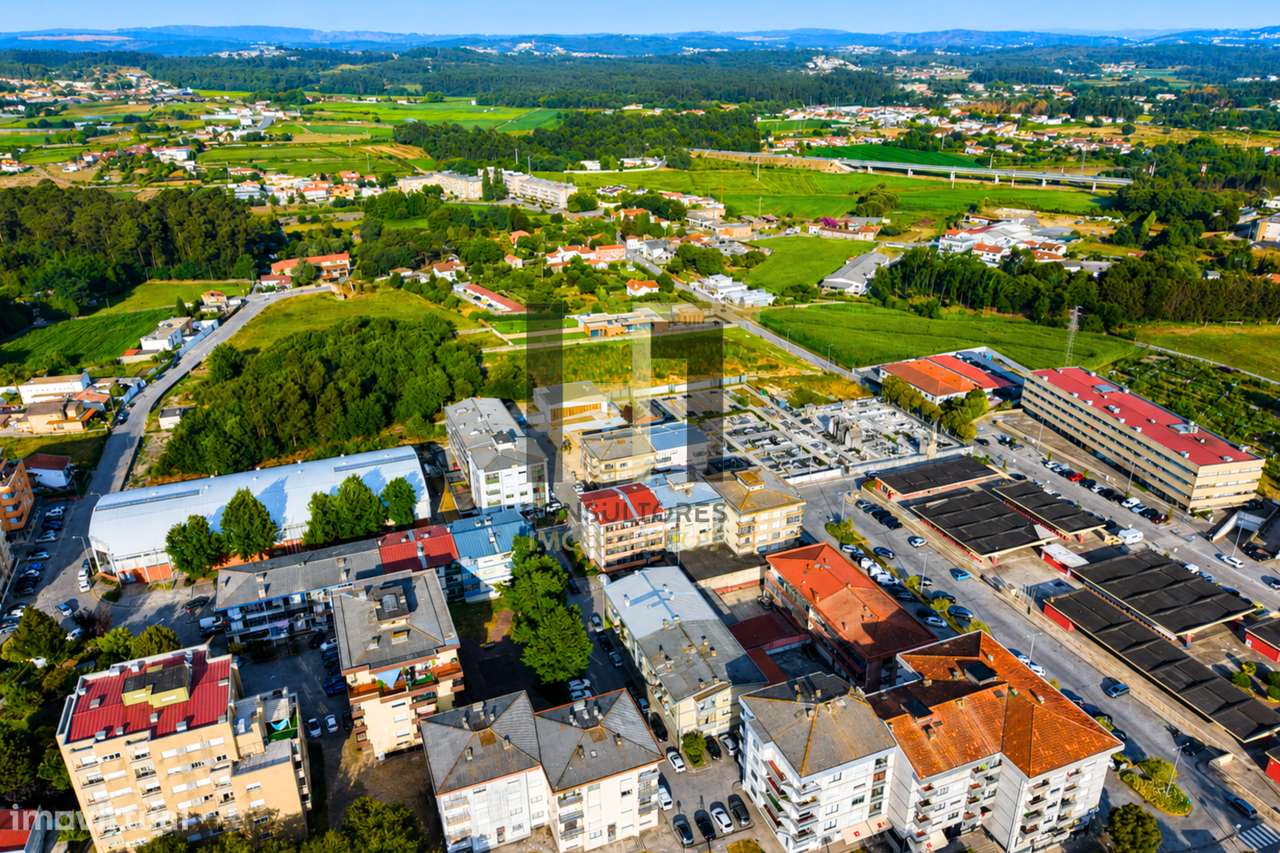 Apartamento T3 com Garagem e Duas Varandas a 5 Minutos do Metro e do I-25