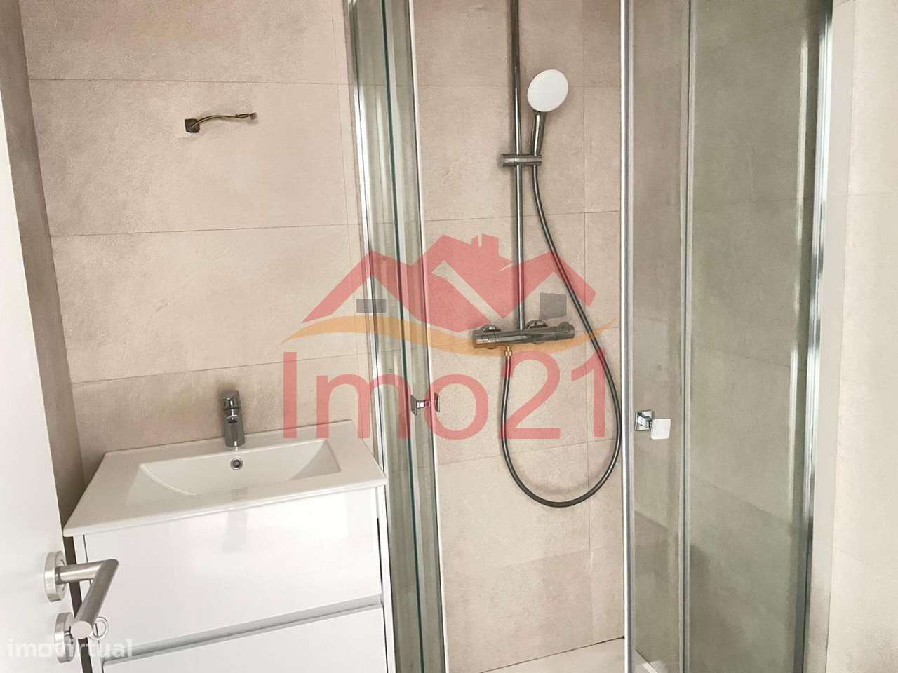 T2 Duplex com Terraço novo em Esgueira-13