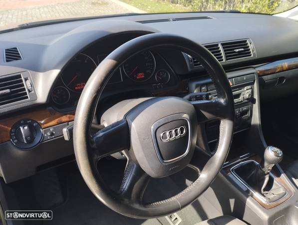 Audi A4 Avant 2.0 TDI Exclusive - 9