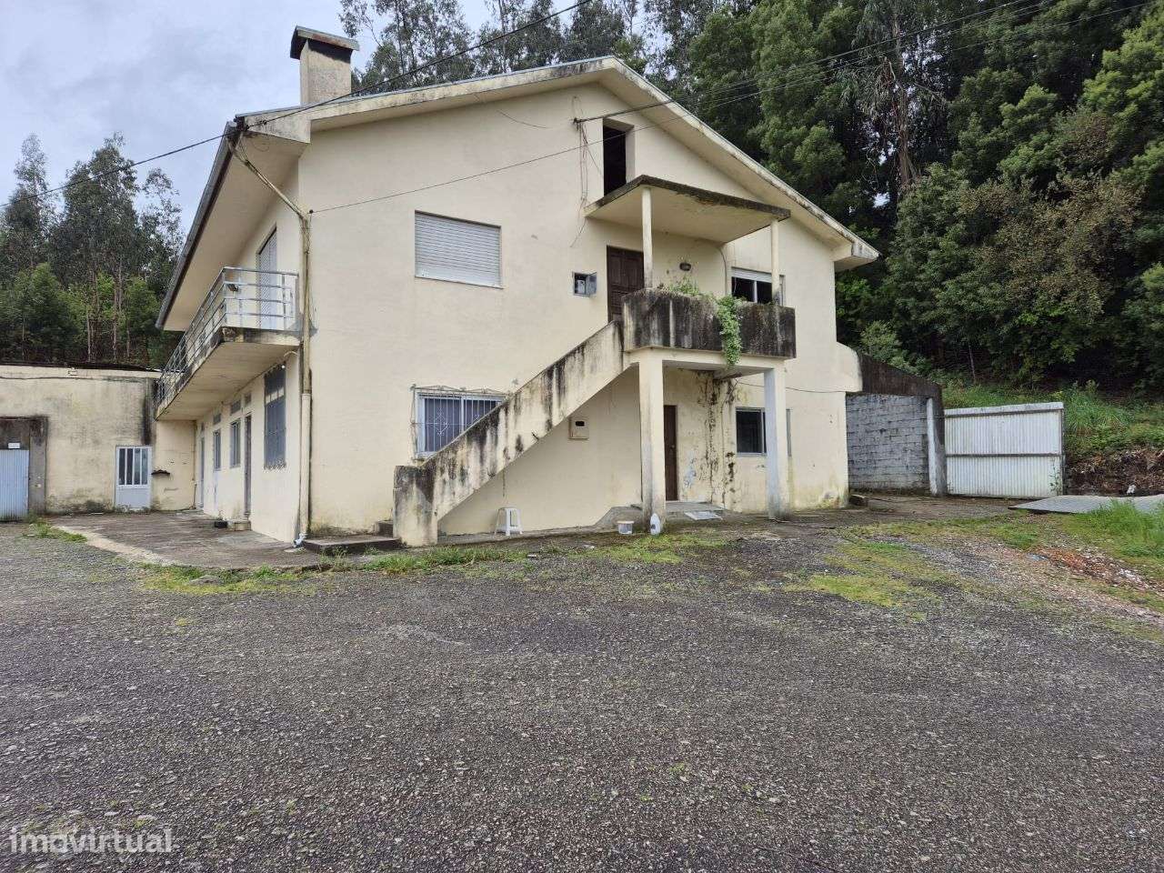 Armazém com Moradia na rua Regadio - Santa Maria da Feira-7