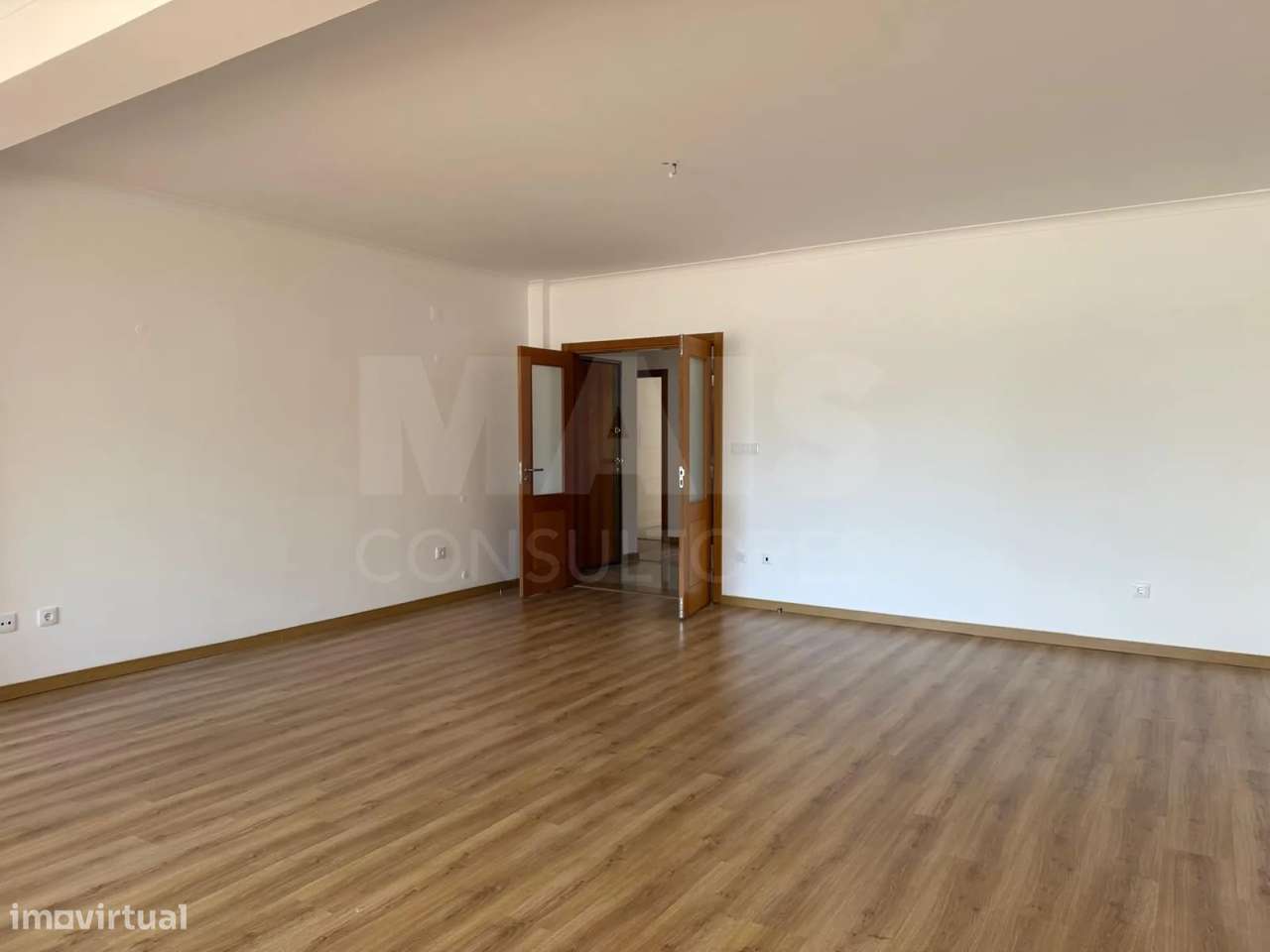 Apartamento T2 Semi-Novo | Terraço | Garagem | Bombarral-6