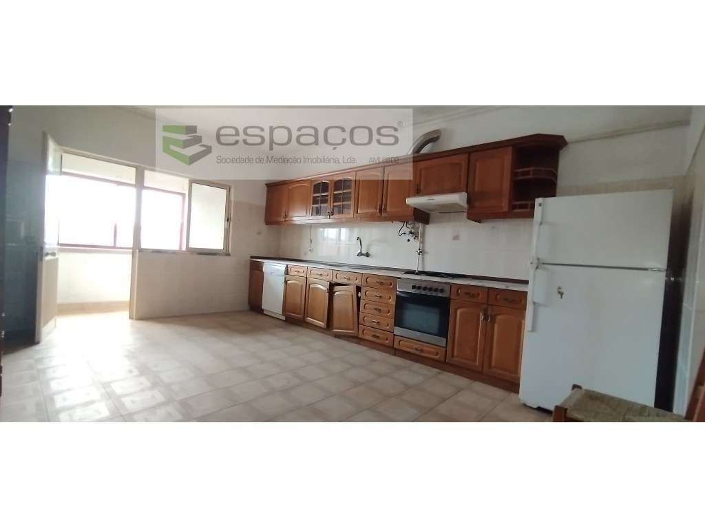 Apartamento T3 com garagem - Grande imagem: 4/16