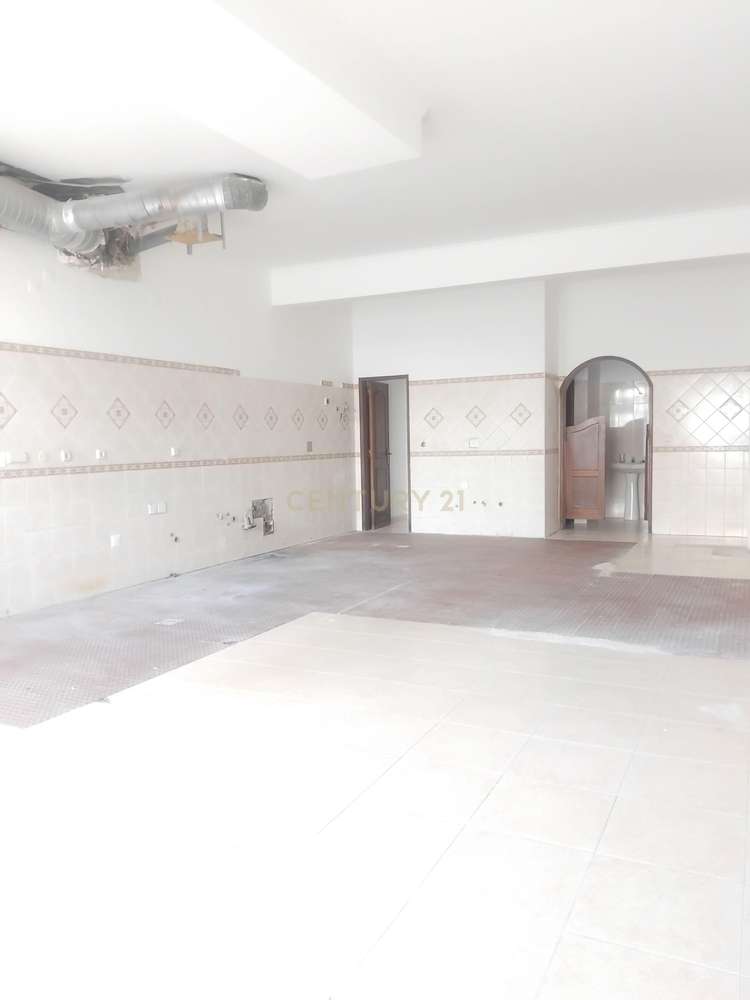 Loja com 69.05 m² - Rentabilidade 9% | Monte Abraão, Queluz - Grande imagem: 2/10