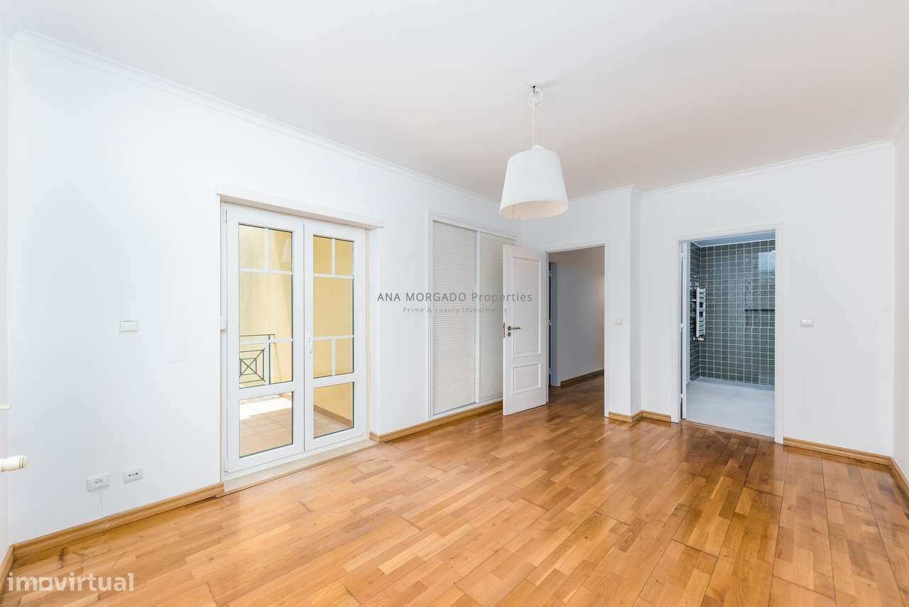 PARA INVESTIDORES - Apartamento T3+1 Renovado na Quinta da Beloura-31