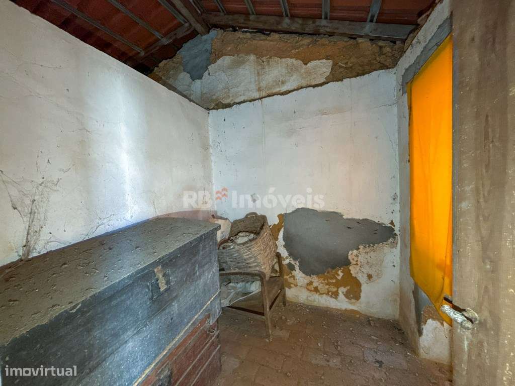 Arrecadação com Terreno e Potencial para Habitação - Roda Pequena-5