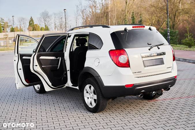 Chevrolet Captiva 2.2 d LT+ - 23