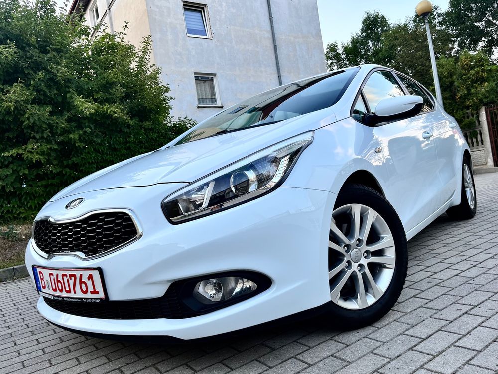 Kia Ceed II (2012-) 1.4 CVVT Dream-Team Edition 2013
