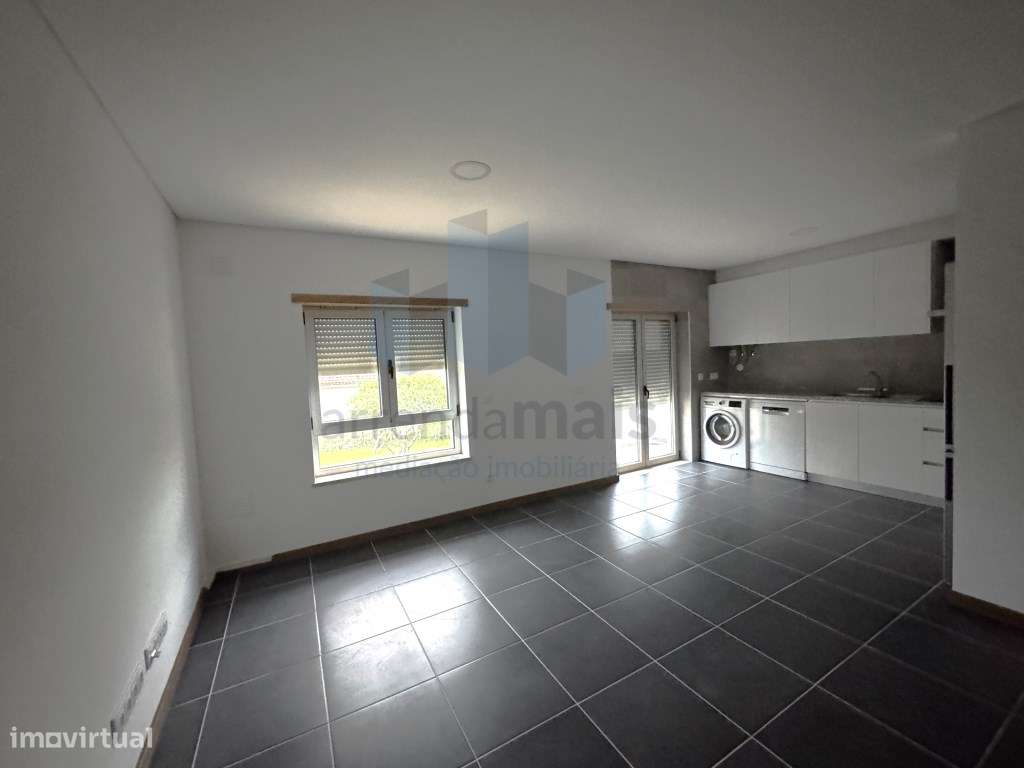 Vende-se apartamento NOVO, T2 com garagem e um sótao, Ultimo piso - Grande imagem: 5/14