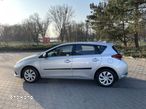 Toyota Auris 1.6 Premium MS - 3