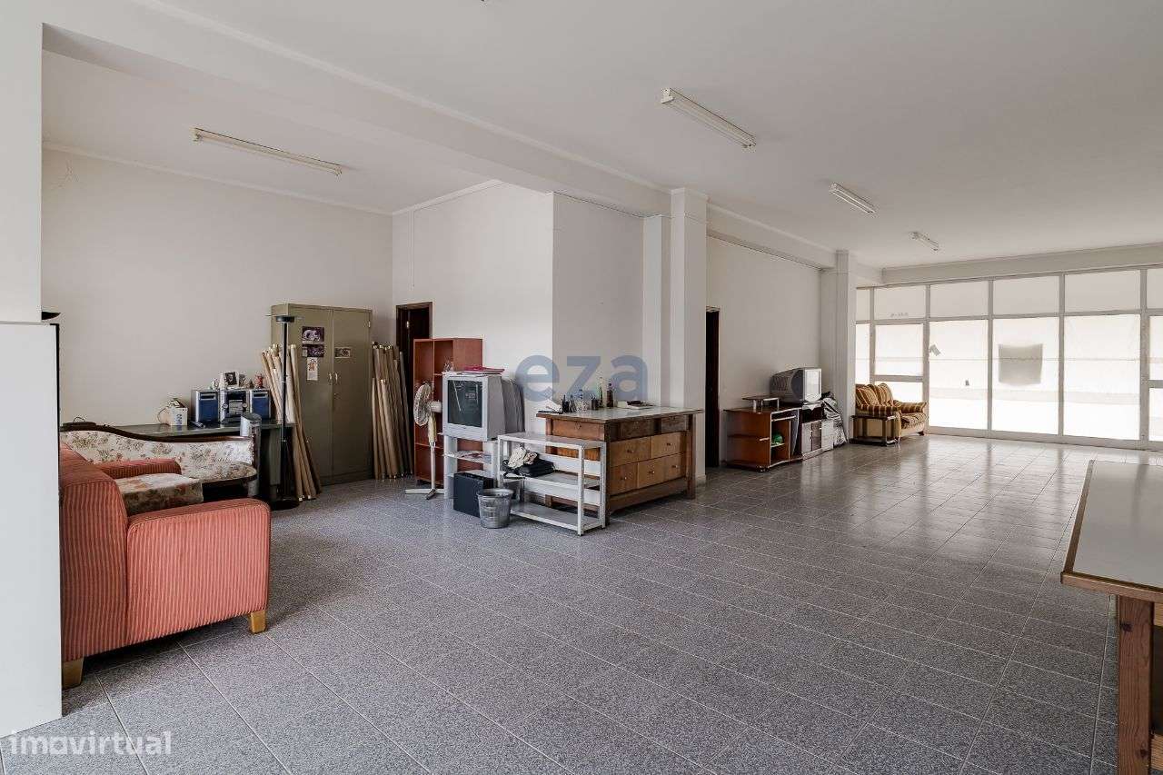 Loja, 169 m², Candoso São Tiago e Mascotelos-12