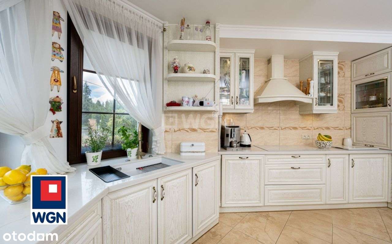 Luksus i funkcjonalność w otoczeniu natury – dom z basenem.-13