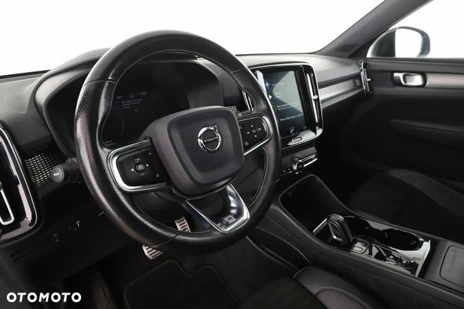 Volvo XC 40 D4 SCR AWD R-Design - 13