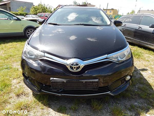 Toyota Auris 1.6 D-4D Touring Sports Comfort - 3