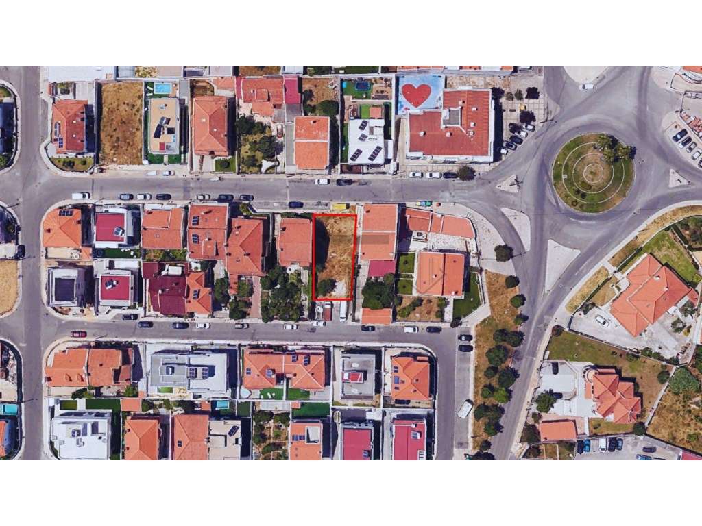 Terreno Urbano com Excelente Localização para Venda em Famões, Odiv... - Grande imagem: 2/5