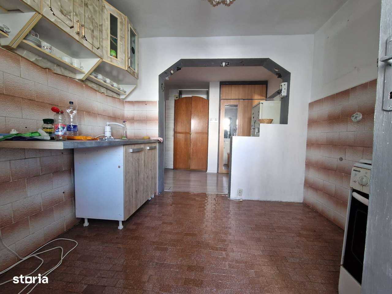 Navodari (Sud Str Rândunelelor)- 2 camere decomandate etaj 3/4, liber-8