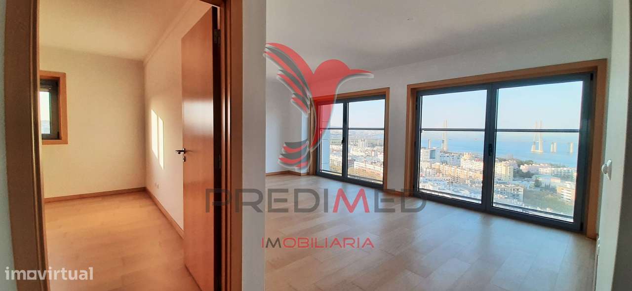 Requintado T1 com vistas deslumbrantes sobre o rio Tejo - Grande imagem: 3/25