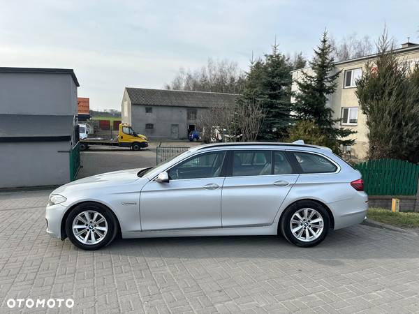 BMW Seria 5 525d Touring Sport-Aut Luxury Line - 2