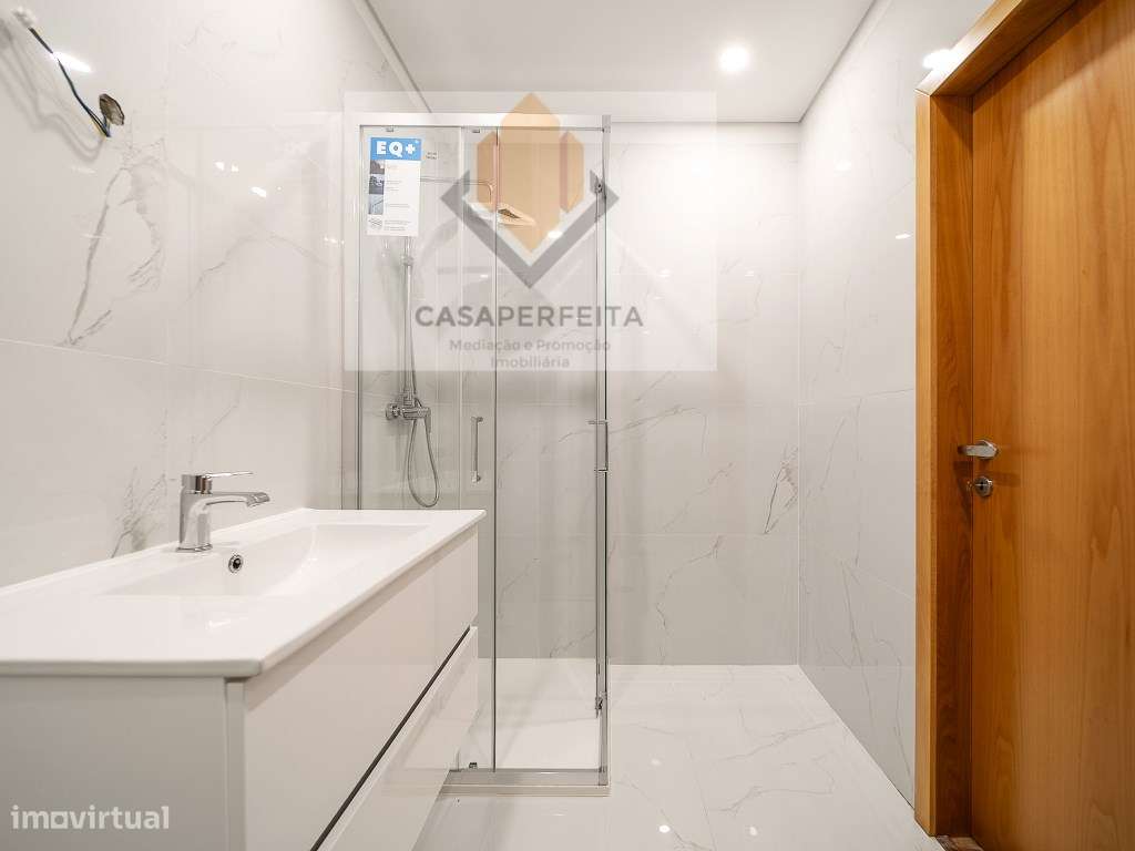 Apartamento T1 Novo com Varanda Ampla e Lugar de Garagem - Oliveira...-26