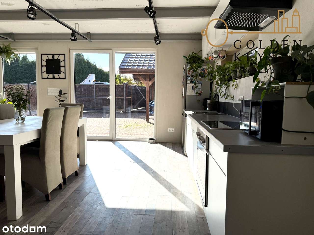 Roczyny, Jednorodzinny Dom Z Ogrodem Zimowym Na Sprzedaż-11