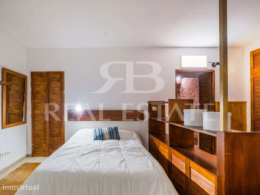 T1 - Chiado, Santa Catarina, centro de Lisboa.-16