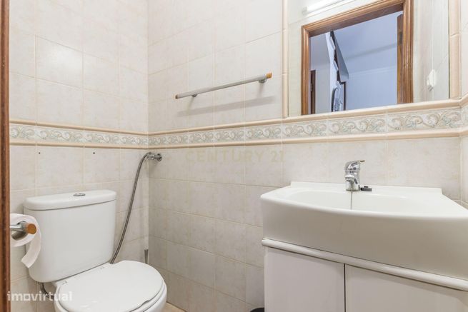 Moradia Geminada T3+1 com Jardim e Garagem-11