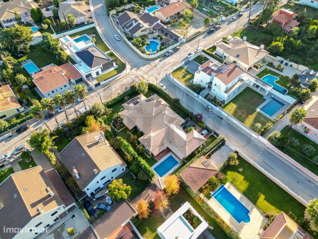 Refúgio de Elegância na Margem Sul: Moradia Única na Verdizela-19