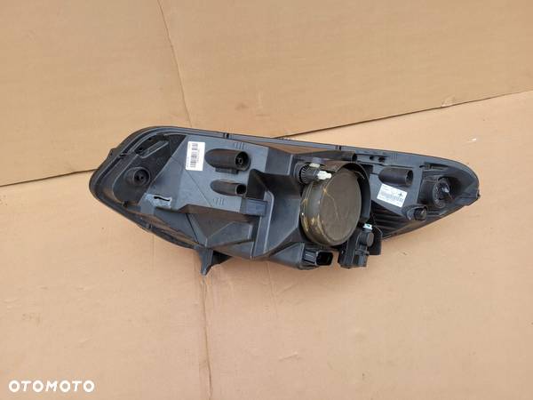 LAMPA PRZEDNIA PRZÓD PRAWA FORD ECOSPORT II 12-17 - 2