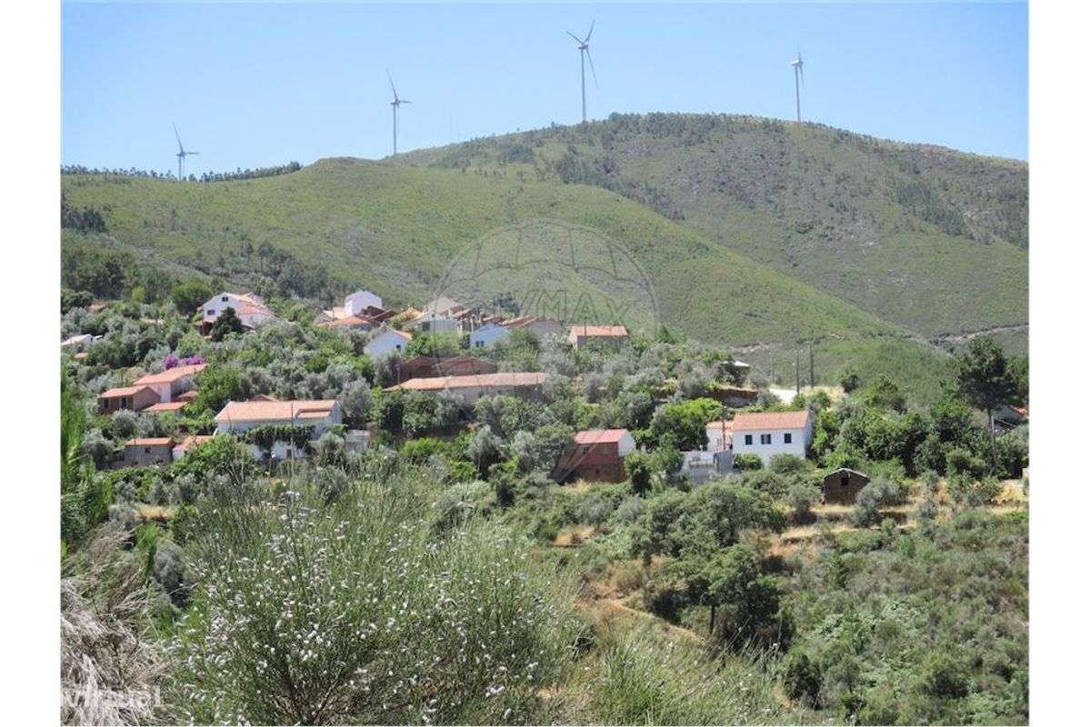 MORADIA COM QUINTAL!!! - Grande imagem: 2/50