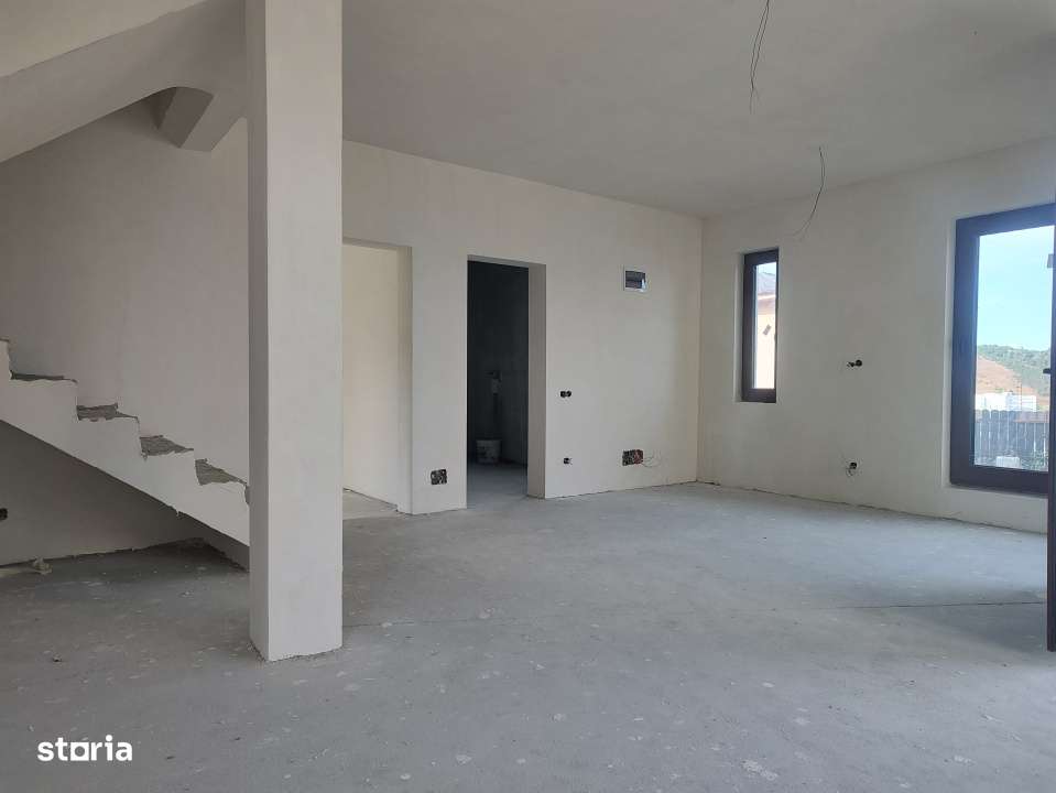 Casa P+M, living, 3 dormitoare, teren in proprietate, Apahida/Campenes