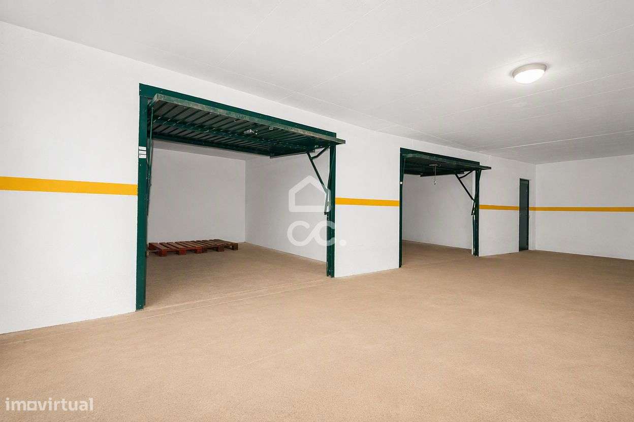 Apartamento T3 com garagem, arrumo e churrasqueira no centro do Avelar-23